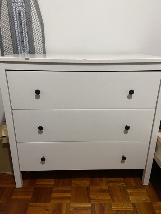 Cómoda Ikea branca