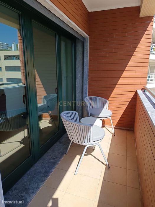Viva com Conforto e Elegância em Paço de Arcos | T3 em condomínio com