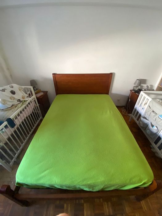 Cama de casal sem colchão