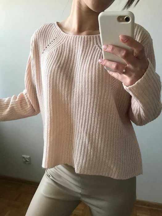 Sweter pudrowy róż