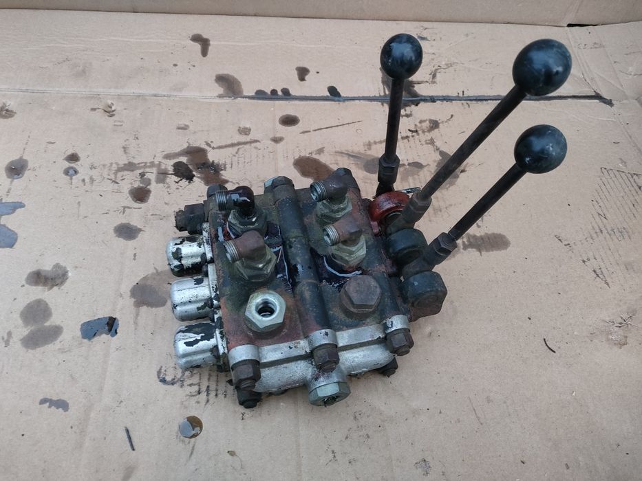 Rozdzielacz hydrauliczny rbs 3 sekcyjny hydral wrocław