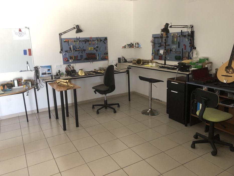 Reparação/ restauro/ manutenção de instrumentos de sopro