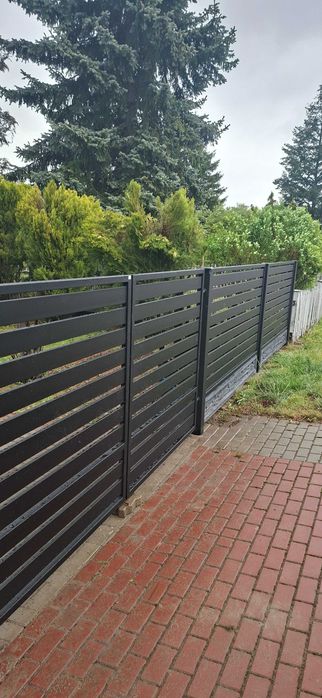 Montaż ogrodzeń z materialami panelowe