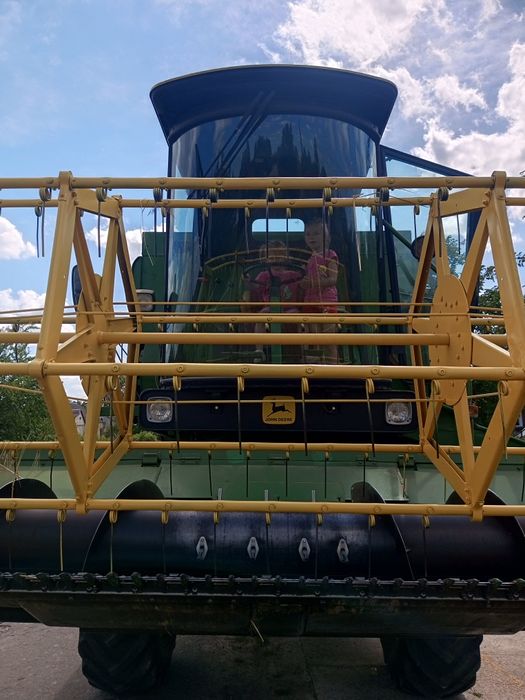Продам комбайн John Deere