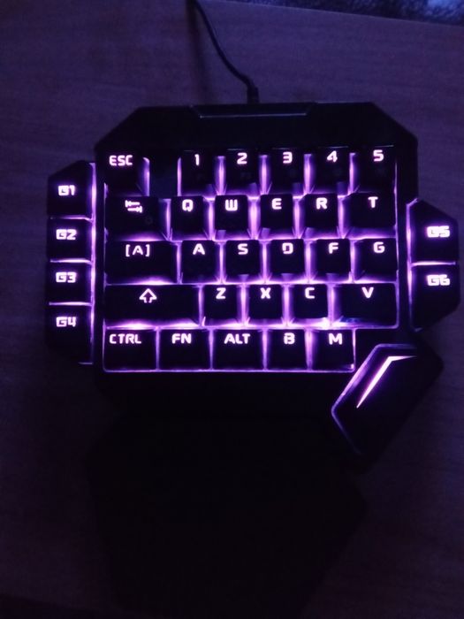 Міні-одноручна Механічна Ігрова Клавіатура K50 з Підсвічуванням RGB