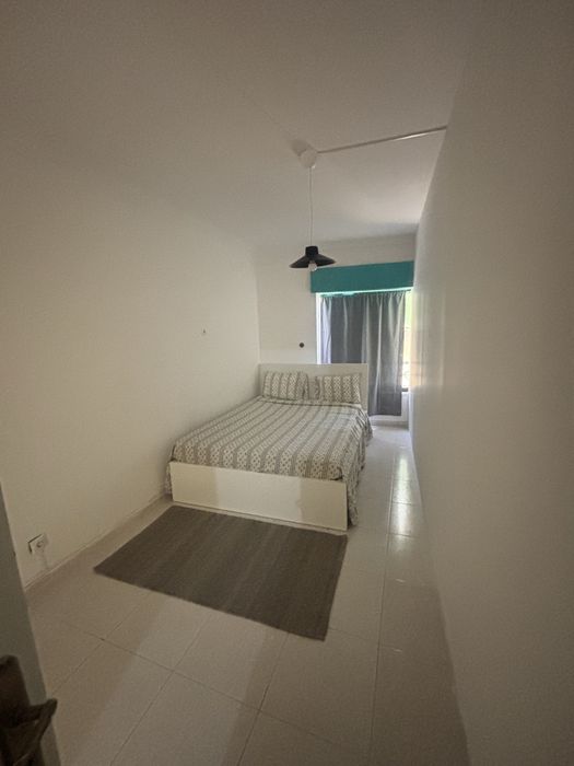 Quartos para casal e solteiros a 10 minutos da estacao