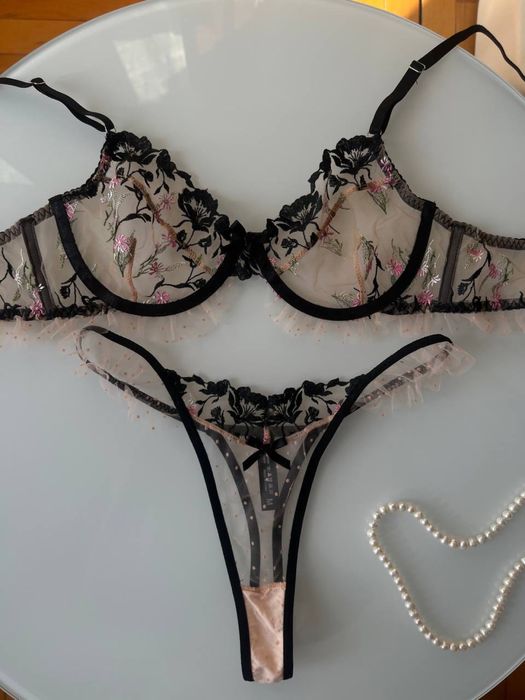 Комплект спідньої білизни бюст та трусики