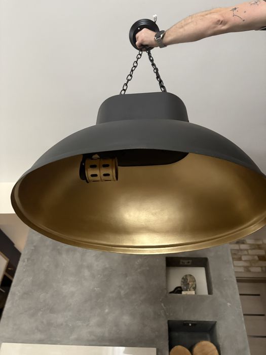Sprzedam czarną lampe w stylu LOFT