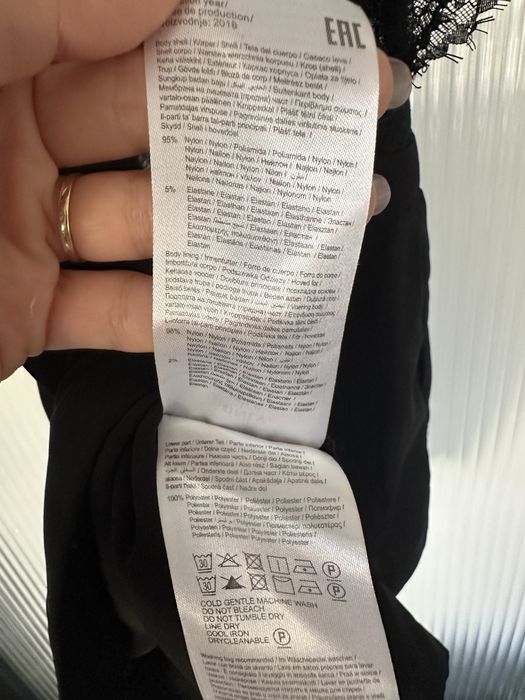 Czarny kombinezon z koronkowym topem ONLY 36