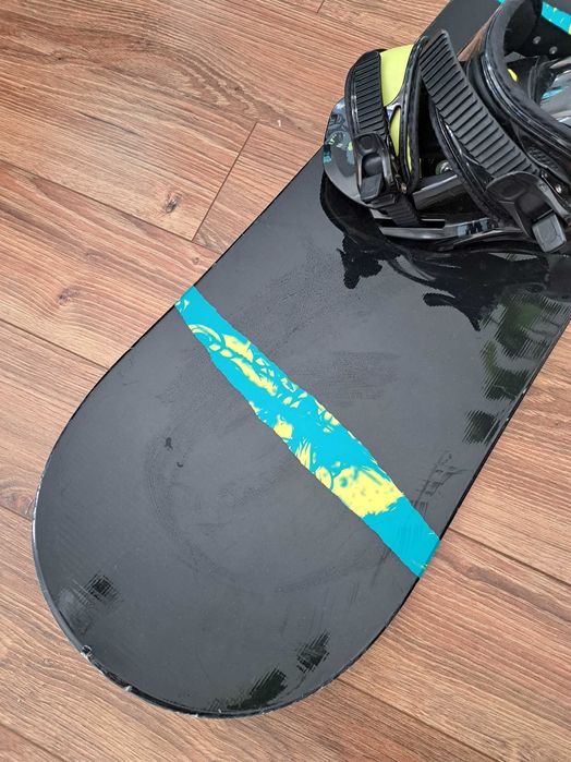 deska snowboardowa 138 z wiązaniami