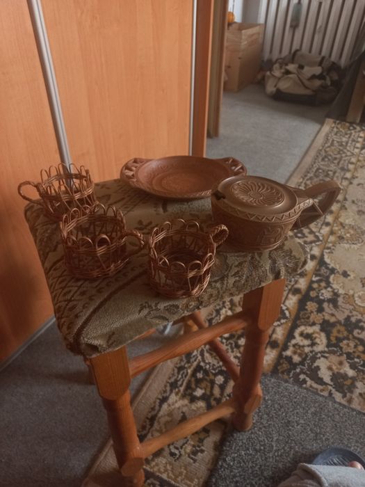 Cukiernica ,podstawek,koszyczki wiklinowe na szklanki czasy PRLu...