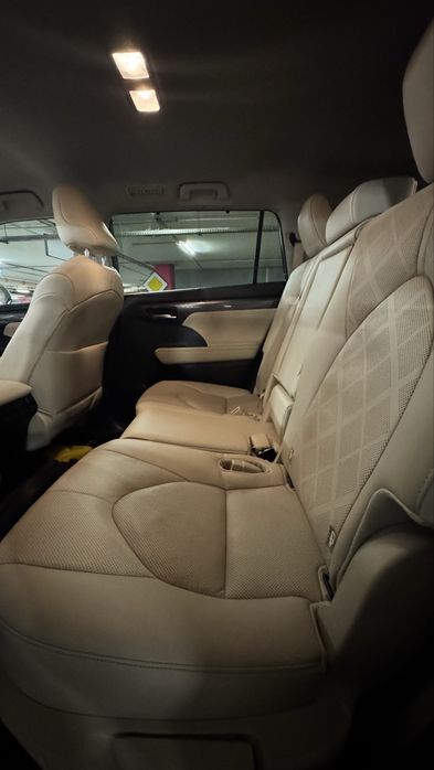 TOYOTA HIGHLANDER HSD Executive Style 2,5 Hybrid Dynamic Force CESJA