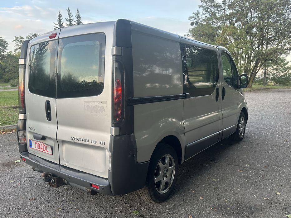 Opel Vivaro 1.9 DCi 2003 год