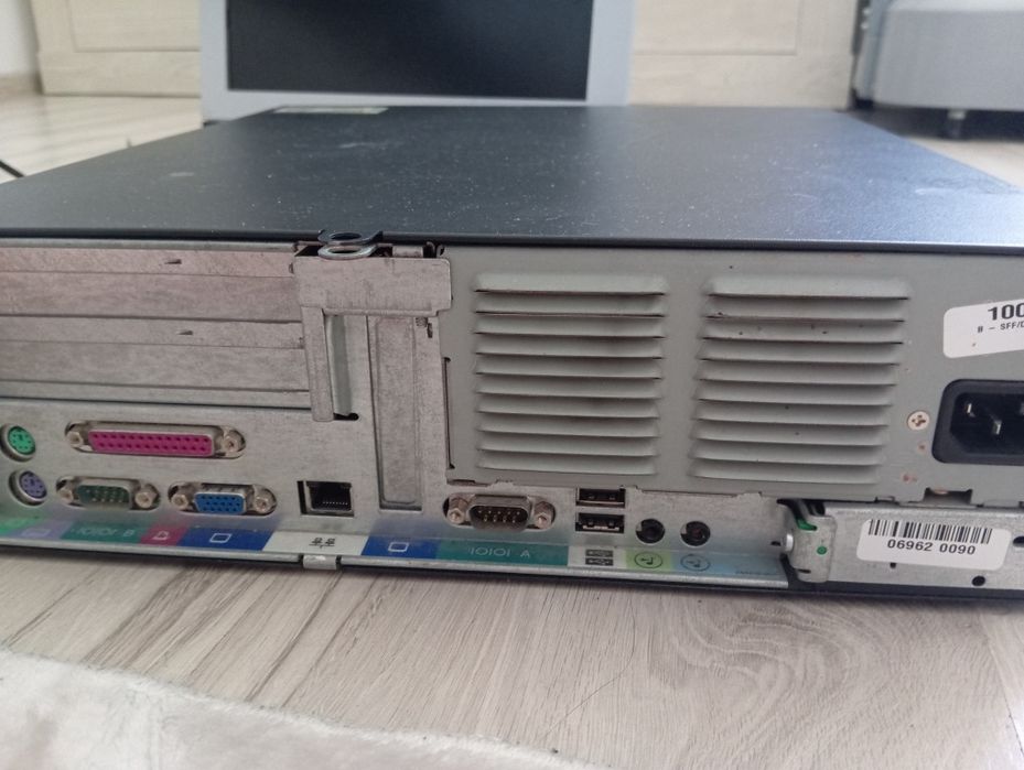 Zestaw Retro Komputer Compaq Evo + Monitor ViewSonic VX500 | Windows XP