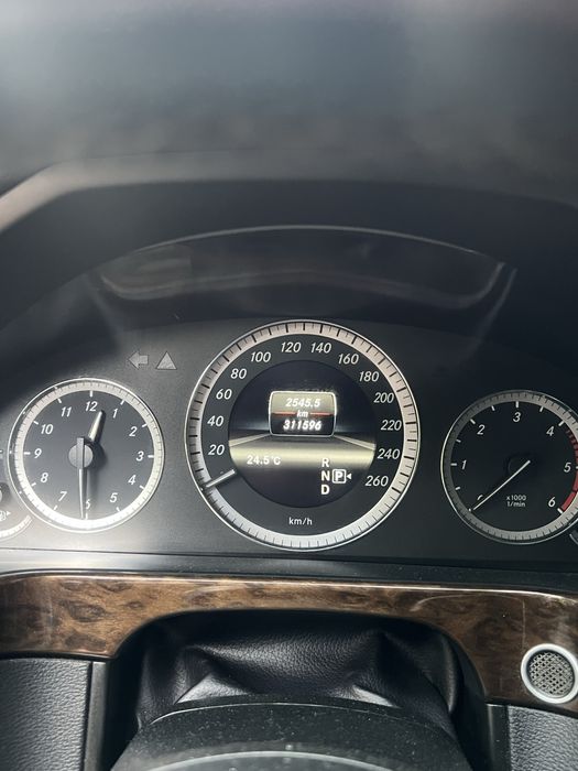 Продам Mercedes 212