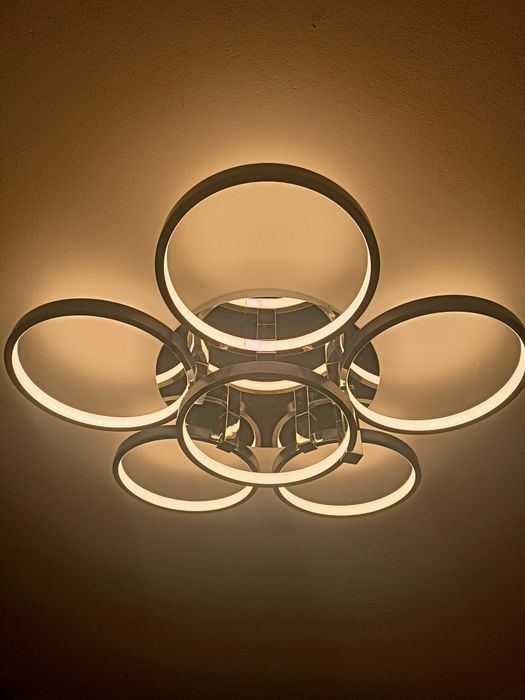 Duży plafon LED 72 cm żyrandol srebrny chrom mocne światło