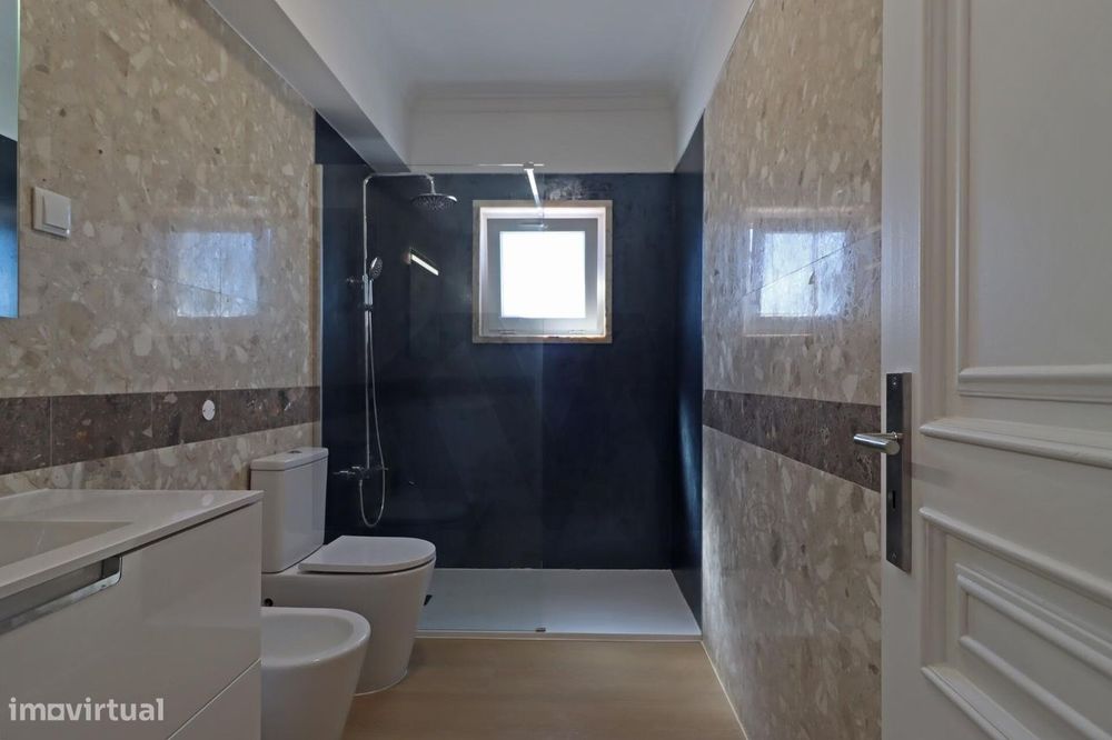 Apartamento T2 Totalmente Remodelado na Quinta do Rosário/Costa da Gui