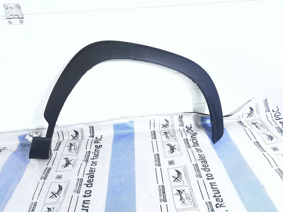 Toyota corolla cross листва молдинг 7560216010 7560116010  7560516010