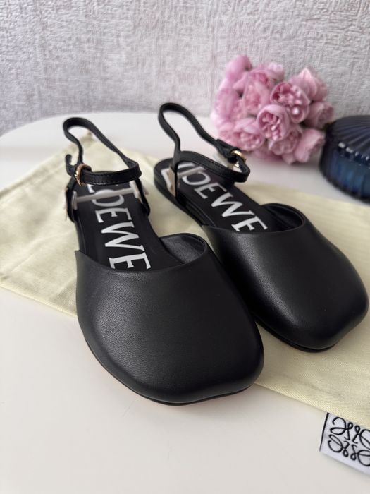 Босоніжки шкіряні Loewe