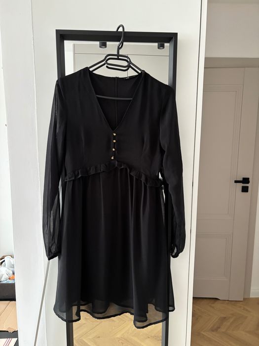 Elegancka czarna sukienka