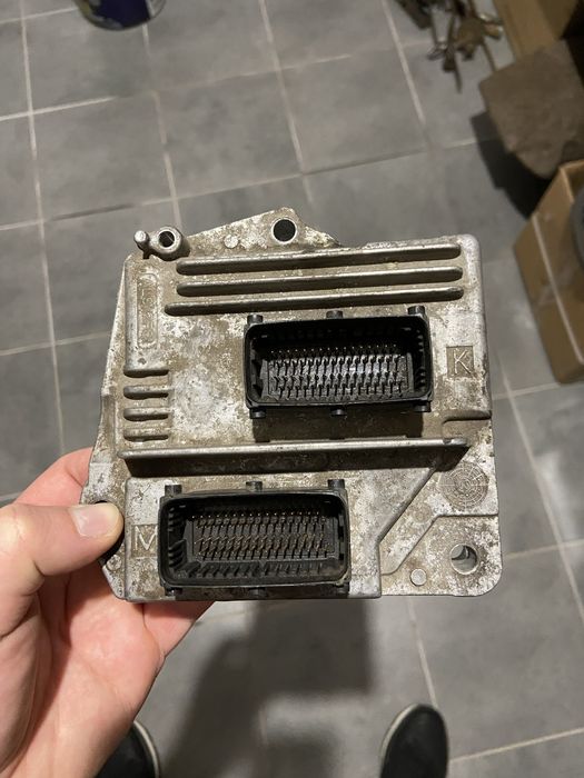 Блок управління двигуном, блок керування двигуном Opel Astra 55561172
