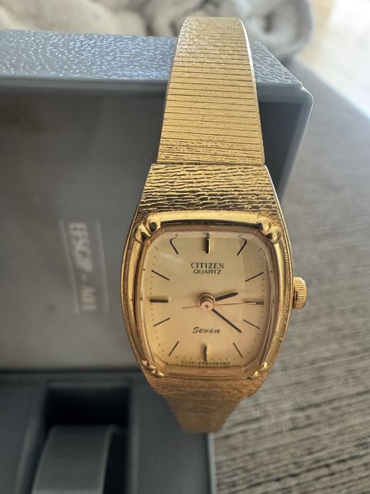 Relógio senhora Citizen Seven e Pulsar dourados!
