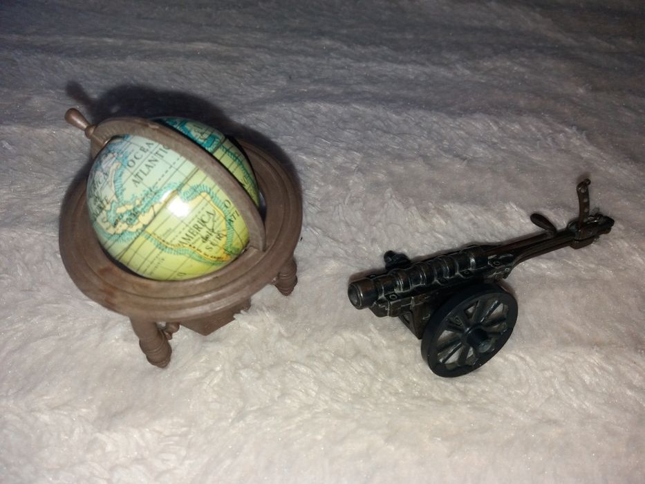 Afias antigos em ferro e plástico