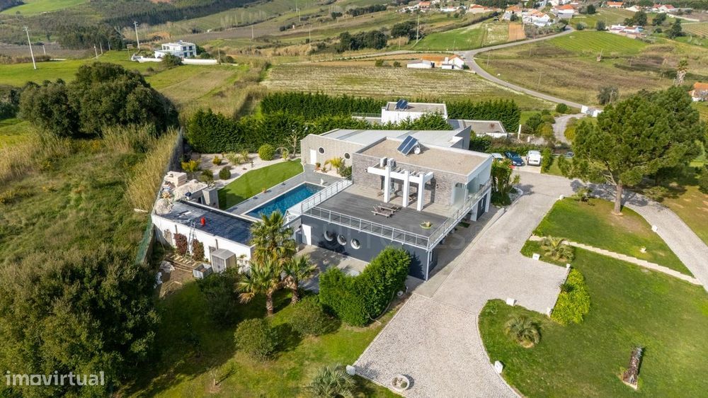 Moradia T4 de luxo no Barrocalvo, Carvalhal, Bombarral