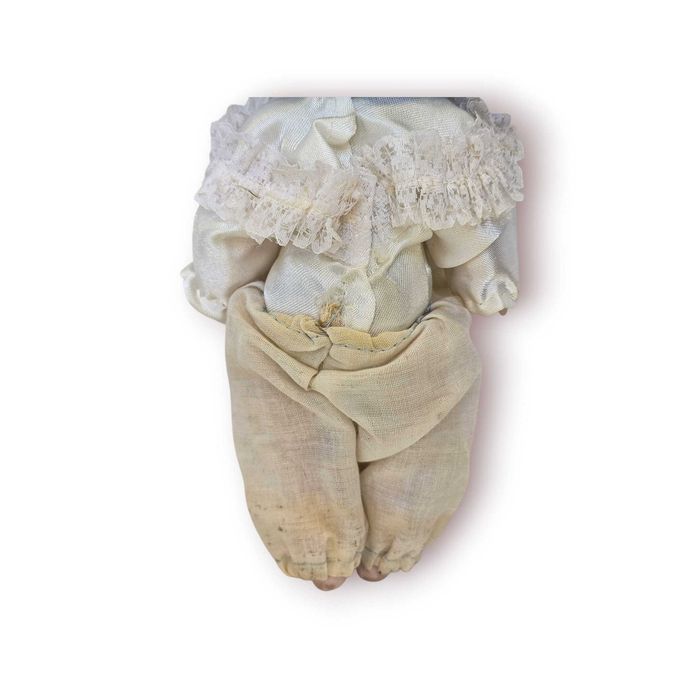 Boneca Decorativa Porcelana com Capa em Veludo Verde – 21 cm