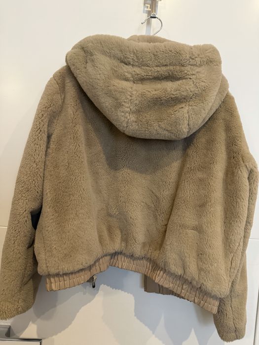 Шубка Zara , не носилась . Розмір xs .