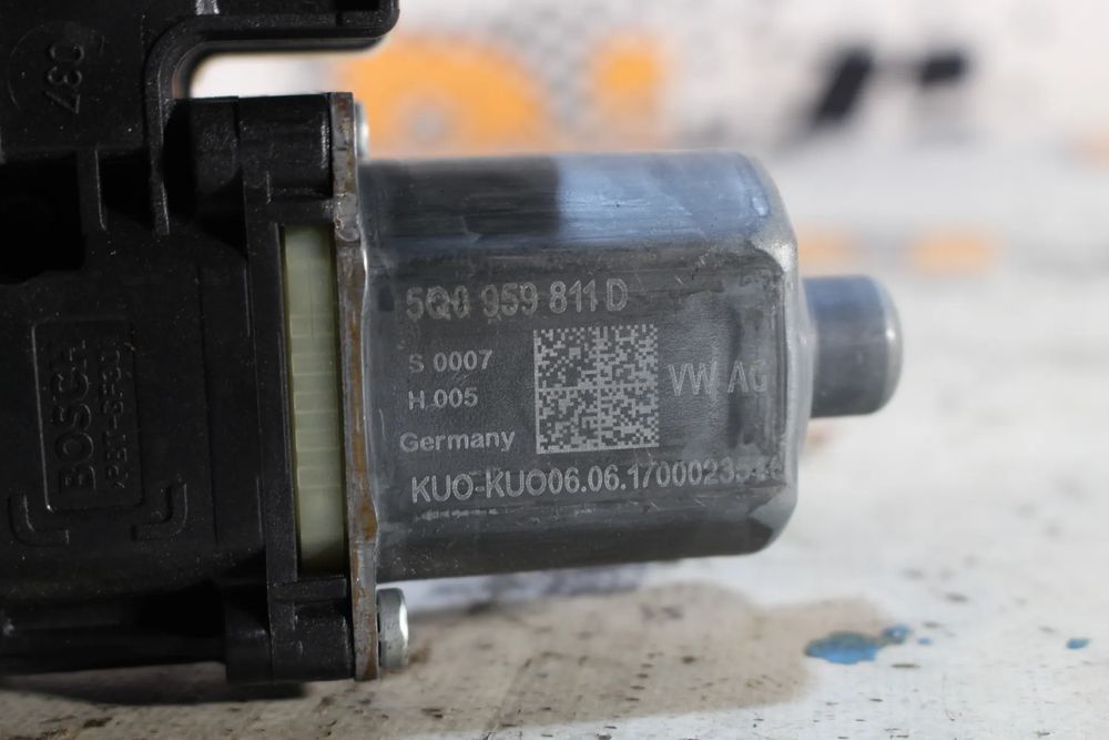 Motor vidro trás esquerdo VOLKSWAGEN Golf VII (5G1, BQ1, BE1, BE2)