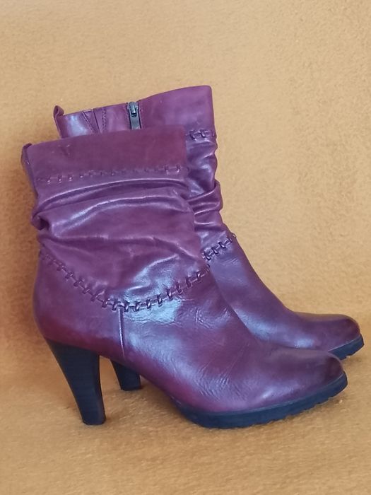 Buty Botki  Jesienno-Zimowe Damskie Firmy Caprice Rozmiar 40 na Obcasie 9 Cm