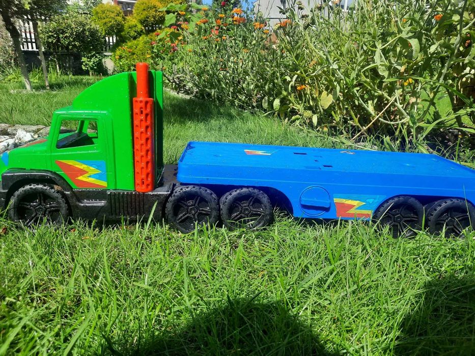 Laweta duża koloru niebieskiego zielonego