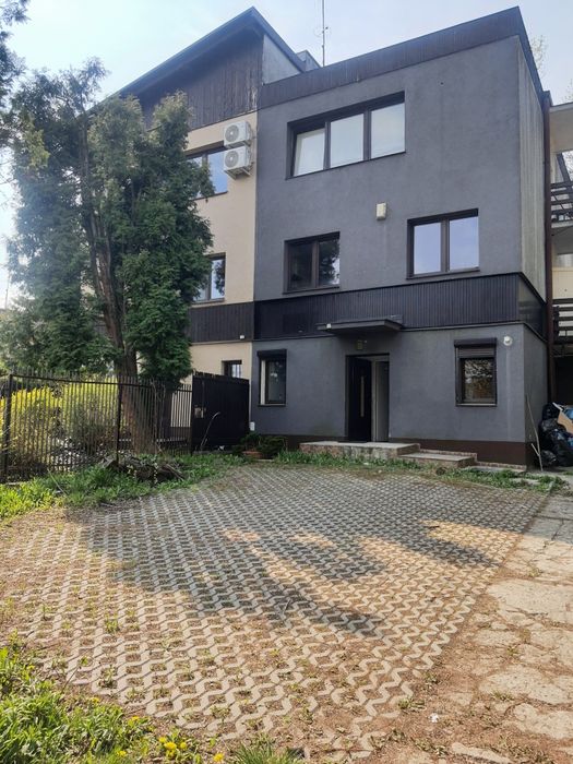 Noclegi  pokoje kwatery ul krolowej jadwigi parking