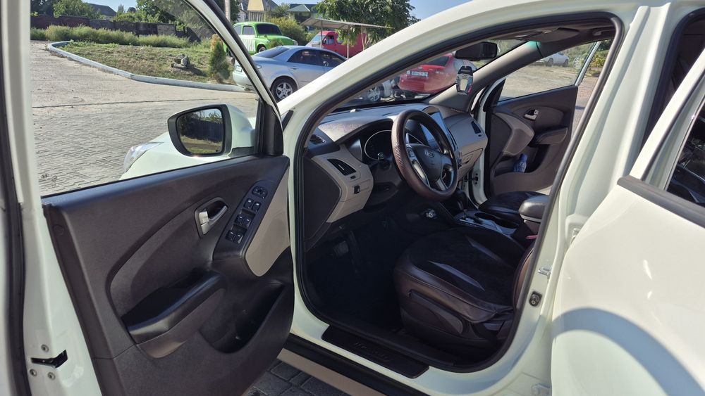 Hyundai TUCSON 2011року