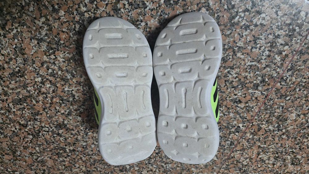 Sapatilhas Adidas criança - bom estado