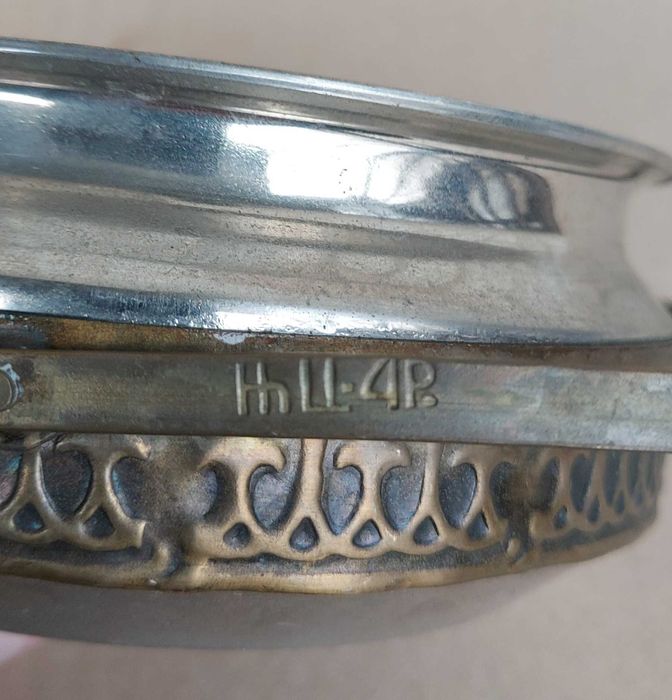 Ваза конфетница ссср нержавейка+латунь.
Редкая. Коллекционирование