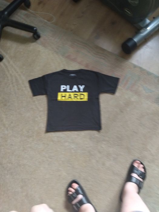 Sprzedam t-shirt chłopięcy rozmiar 122