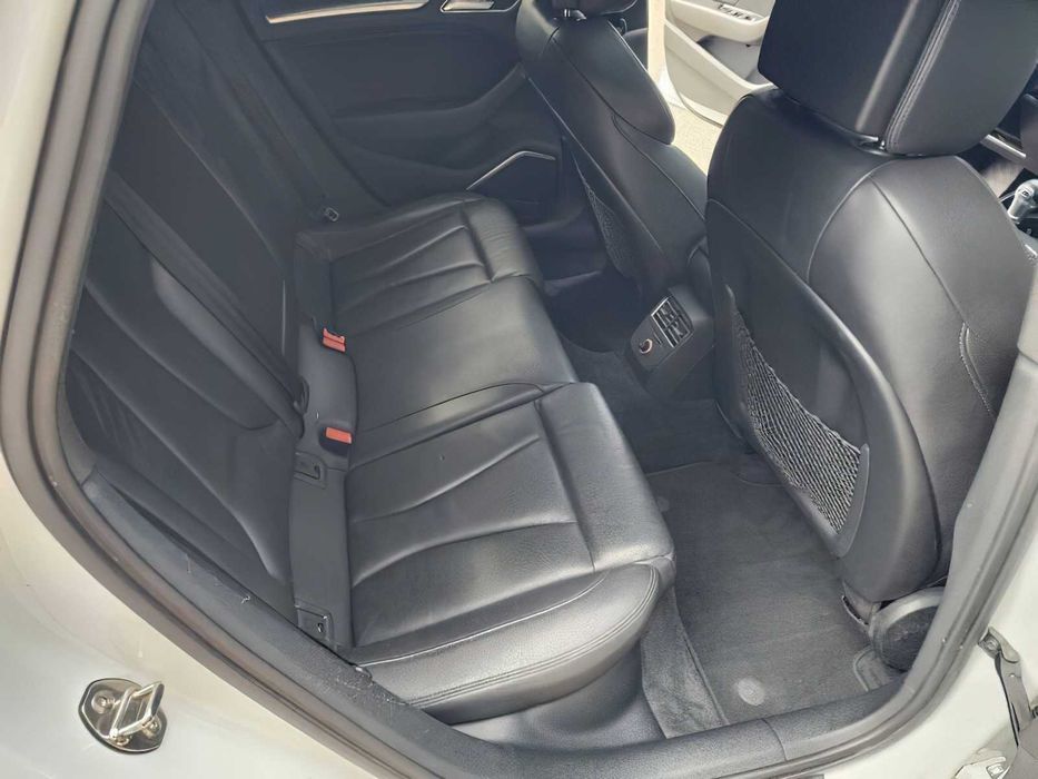Audi A3      2015
