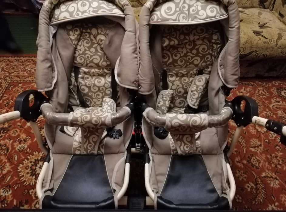 Коляска для двійні Tako