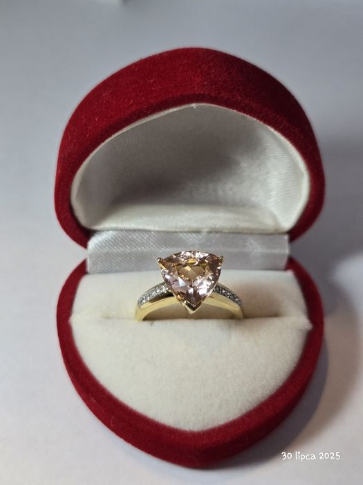 Pierścionek, morganit, 12 diamentów