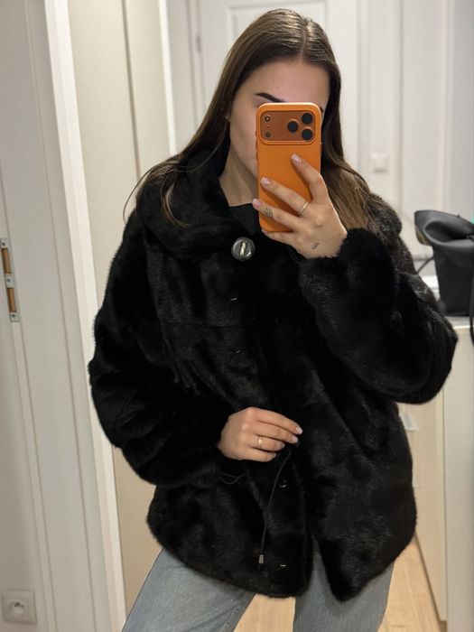 Норкова шуба з капюшоном