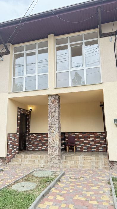 Таун з ремонтом та меблями, без комісії! Топ локація, поруч ВСЕ!