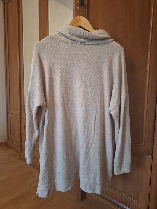 Sweterek z golfem XL