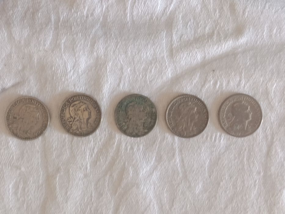 30 Moedas monarquia e república