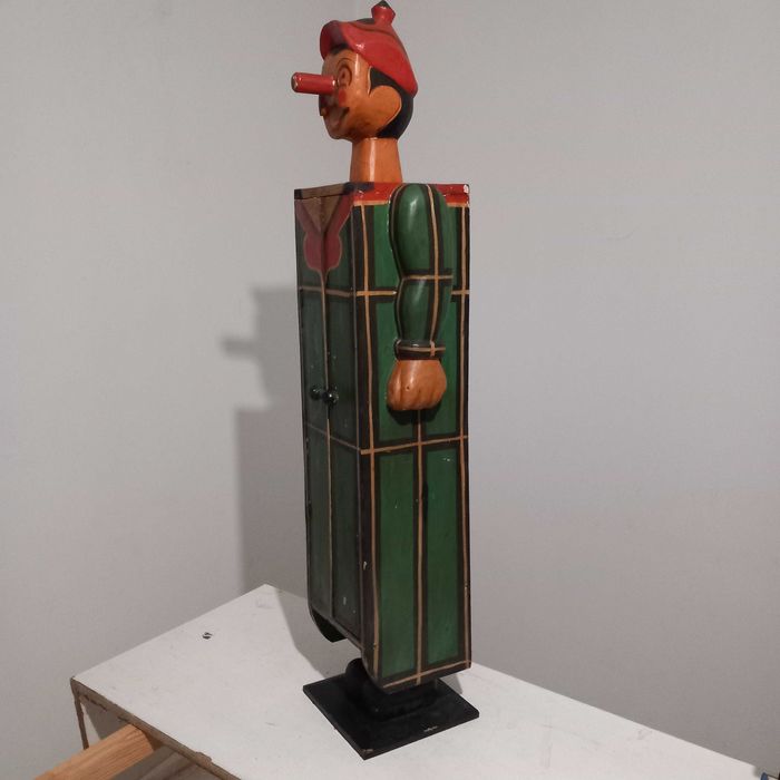 Pinoquio armário em madeira