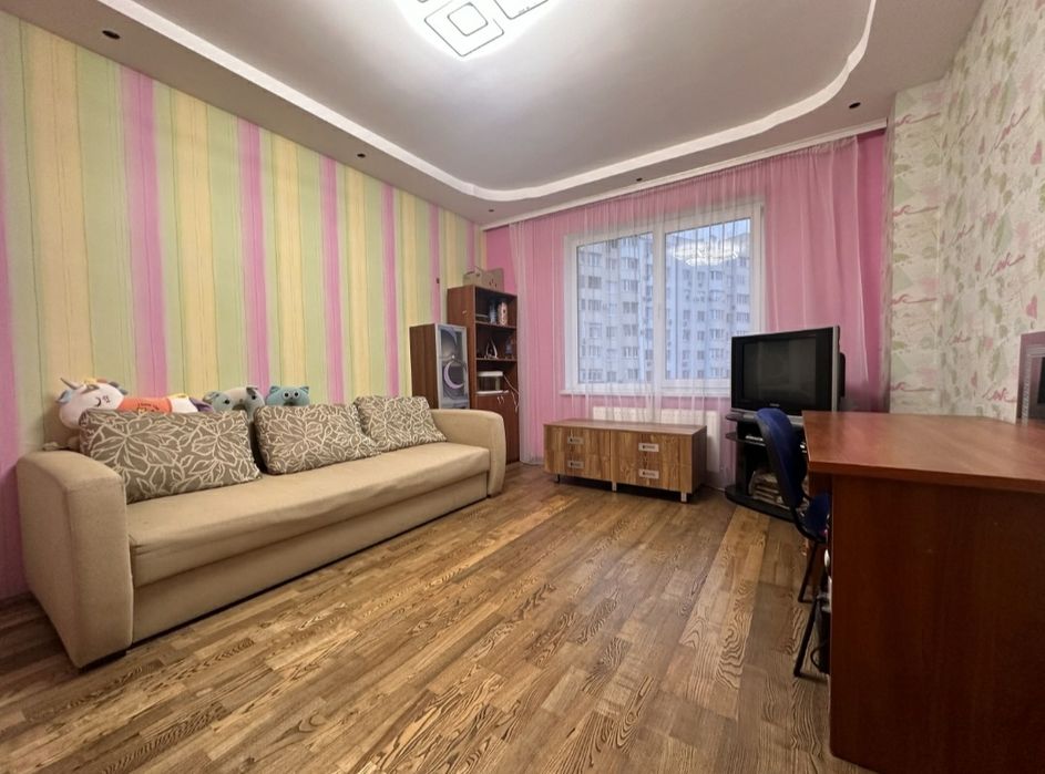 2 комнатная ЖК Радужный 64 метра+ кладовка