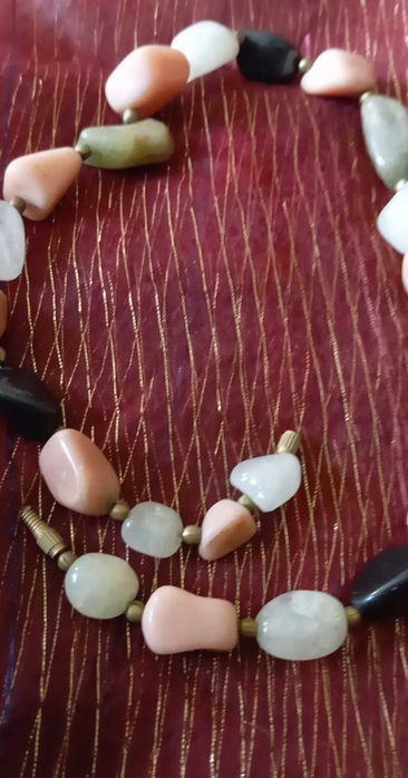 Naszyjnik z naturalnych kamienii o długości 43cm