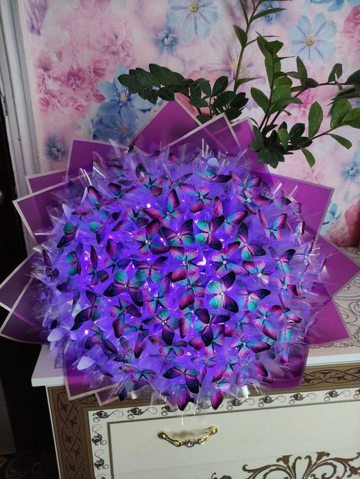 Букети з метеликів, ромашок, квіти 21-101шт  Букет из бабочек, ромашек