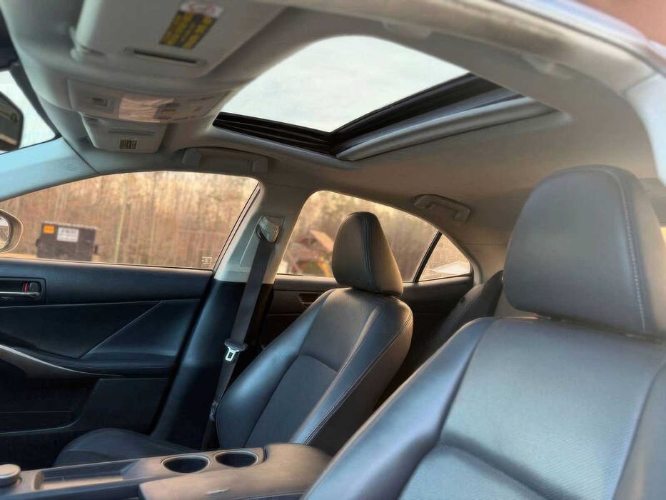 Lexus IS 250      2015